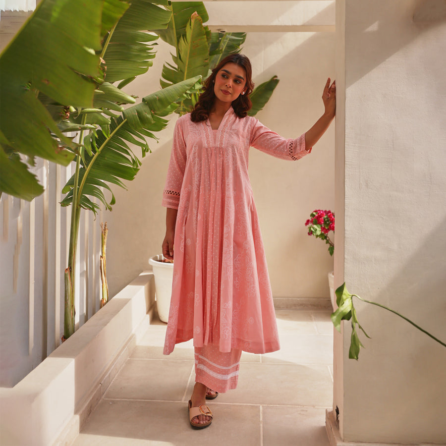 Pink Chunakhari Printed Kurta Set with Pearl Lace Work