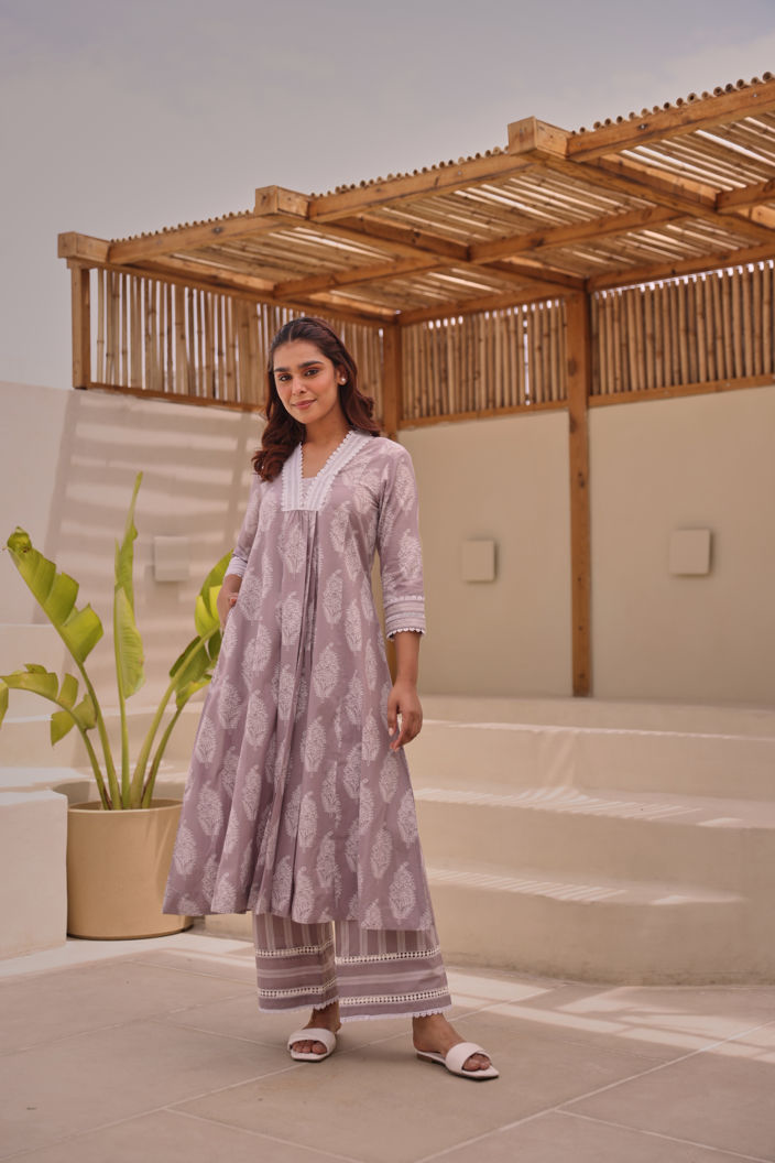 Grey Paisley Printed Cotton Kurta Pant With Lace Detail