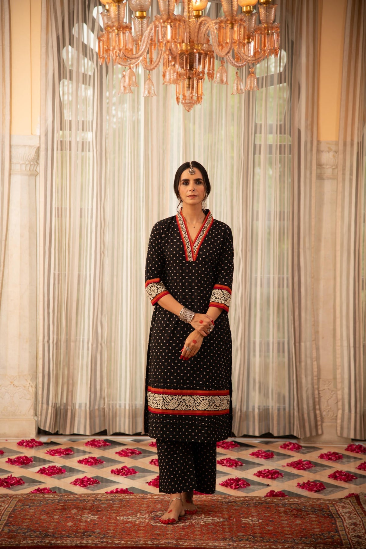 Black Bandhej Printed Straight Embroidered Kurta