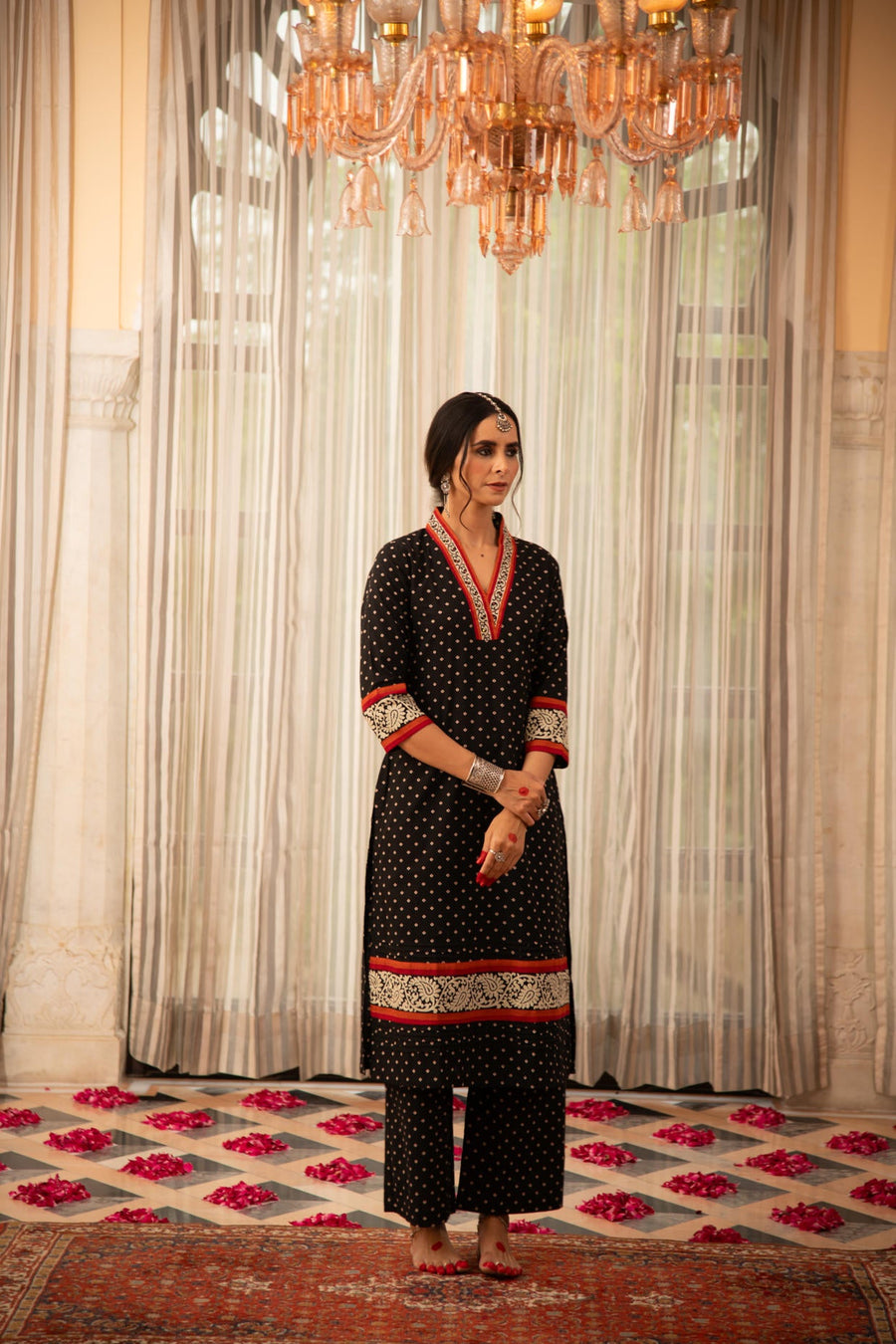 Black Bandhej Printed Straight Embroidered Kurta