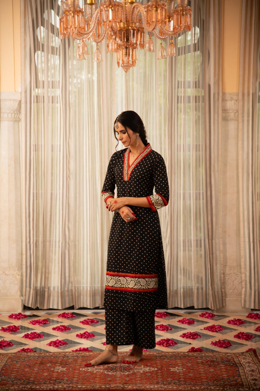 Black Bandhej Printed Straight Embroidered Kurta