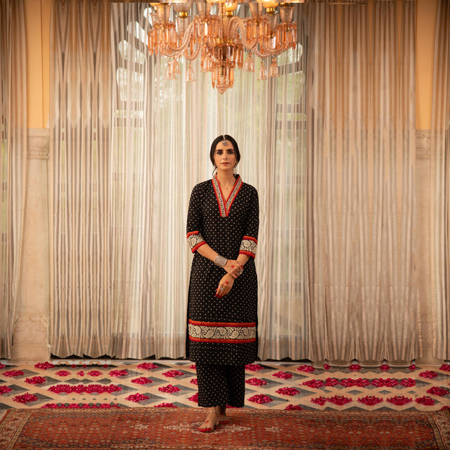 Black Bandhej Printed Straight Embroidered Kurta