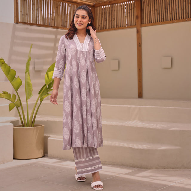 Grey Paisley Printed Cotton Kurta Pant With Lace Detail